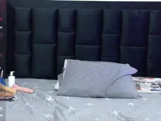 petitelittleebony's Live Sex Cam Show