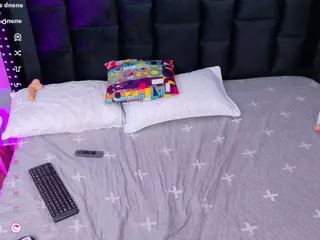 petitelittleebony's Live Sex Cam Show
