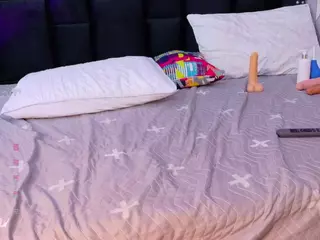 petitelittleebony's Live Sex Cam Show