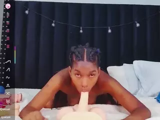 petitelittleebony's Live Sex Cam Show