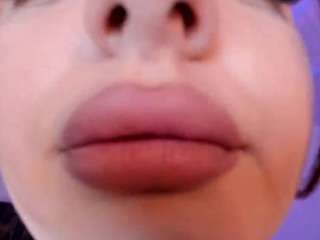 Live cam show with KYLIE