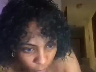 nesatakediggzz's Live Sex Cam Show