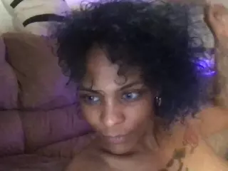 nesatakediggzz's Live Sex Cam Show