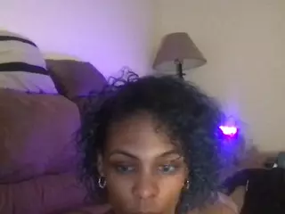 nesatakediggzz's Live Sex Cam Show