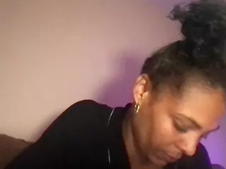 nesatakediggzz's Live Sex Cam Show