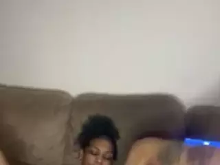 nesatakediggzz's Live Sex Cam Show