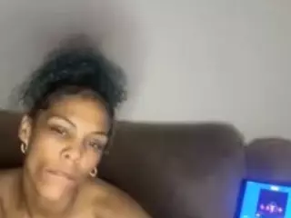 nesatakediggzz's Live Sex Cam Show