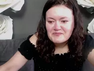 LolaHikls's Live Sex Cam Show