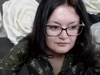 LolaHikls's Live Sex Cam Show