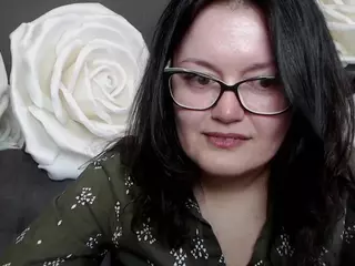 LolaHikls's Live Sex Cam Show