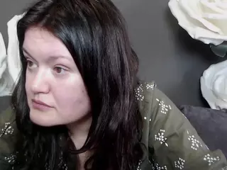 LolaHikls's Live Sex Cam Show