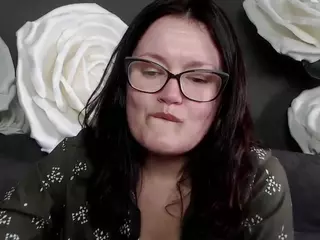 LolaHikls's Live Sex Cam Show