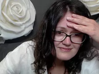 LolaHikls's Live Sex Cam Show