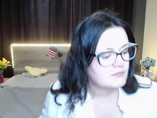 LolaHikls's Live Sex Cam Show