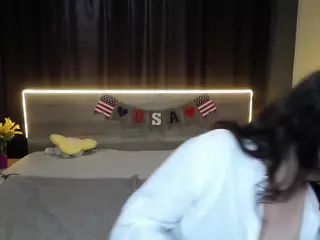 LolaHikls's Live Sex Cam Show