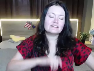 LolaHikls's Live Sex Cam Show
