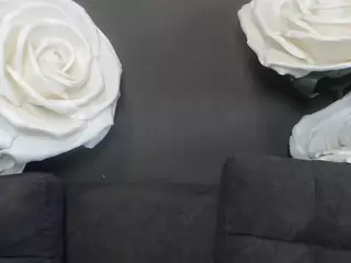 LolaHikls's Live Sex Cam Show