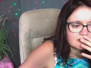 LolaHikls's Live Sex Cam Show