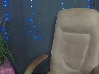 LolaHikls's Live Sex Cam Show