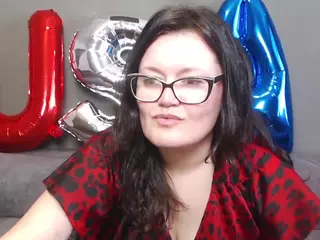LolaHikls's Live Sex Cam Show
