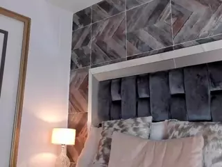 TaniiaSmiith's Live Sex Cam Show