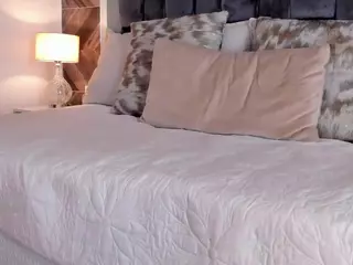 TaniiaSmiith's Live Sex Cam Show