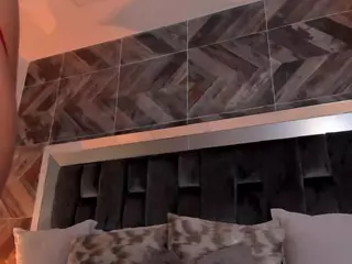 TaniiaSmiith's Live Sex Cam Show