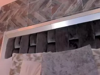 TaniiaSmiith's Live Sex Cam Show