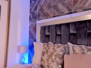 TaniiaSmiith's Live Sex Cam Show