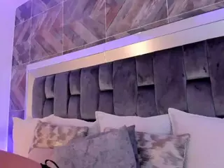TaniiaSmiith's Live Sex Cam Show