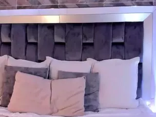 TaniiaSmiith's Live Sex Cam Show