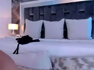 TaniiaSmiith's Live Sex Cam Show