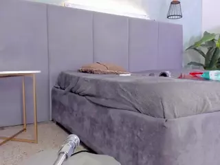 AnnieWolf's Live Sex Cam Show