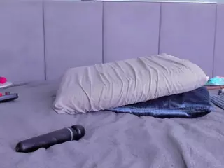 AnnieWolf's Live Sex Cam Show