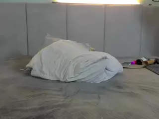 AnnieWolf's Live Sex Cam Show