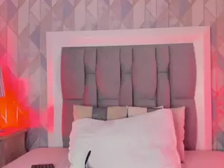 anaiscooper10's Live Sex Cam Show