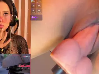 CookiesAndBoots's Live Sex Cam Show