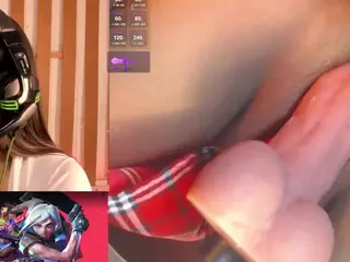 CookiesAndBoots's Live Sex Cam Show