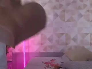 Elissecinnamon's Live Sex Cam Show