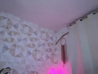 Elissecinnamon's Live Sex Cam Show