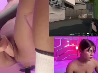 SaraHillGames's Live Sex Cam Show