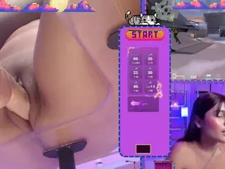 SaraHillGames's Live Sex Cam Show