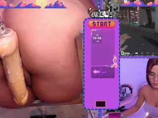SaraHillGames's Live Sex Cam Show