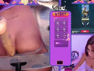 SaraHillGames's Live Sex Cam Show