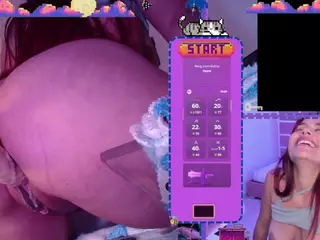 SaraHillGames's Live Sex Cam Show