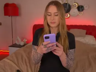 LinaNight's Live Sex Cam Show