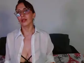 amber-24's Live Sex Cam Show