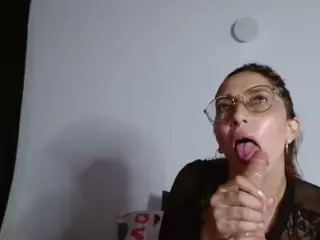 amber-24's Live Sex Cam Show