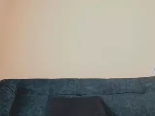 Selene-32's Live Sex Cam Show