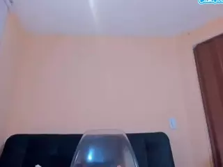 Selene-32's Live Sex Cam Show